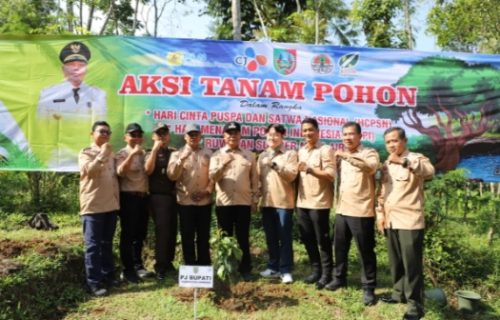 Pj Bupati Jombang Sugiat Pimpin Aksi Tanam Pohon Dalam Rangka Hari Cinta Puspa Dan Satwa Nasional