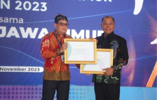 Puncak Peringatan Hari Aksara Internasional 2023 Jombang Menerima 2 Penghargaan Dari Gubernur Jatim