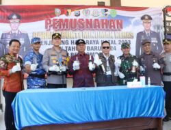 Jelang Nataru, Polres Jombang Musnahkan Ribuan Botol Miras Berbagai merk