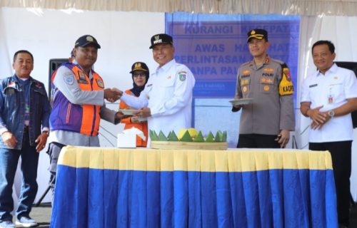 Pj Bupati Jombang Resmikan Pos Jaga Dan Palang Pintu Kereta Api