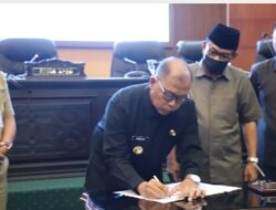 Penetapan Dan Penandatanganan 10 Propemperda Kabupaten Jombang Tahun 2024