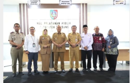 Komitmen Wujudkan Mal Pelayanan Publik DPMPTSP Jombang Teken MoU Dengan Instansi Vertikal