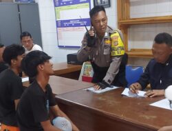 Pendatang Haram, Satroni Rumah Warga