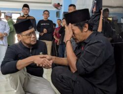 Dengan Penuh Haru, Wakil Wali kota Depok, Takziah Kerumah Duka