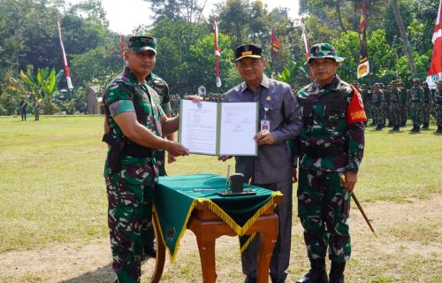 Penutupan TMMD ke-120 Dandim 0814/ Jombang Dampingi Kasdam V/Brawijaya