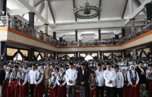 Siapkan Generasi Santri, Pemkab Jombang Wisuda 2.176 Siswa SD/MI Hafidz Al-Quran