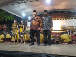H. Warsubi Hadir Di Pagelaran Wayang Kulit Desa Keras