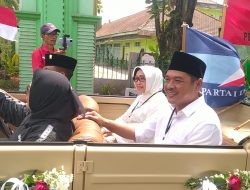 Hj.Mundjidah Wahab Serta Sumrambah Resmi Daftar Calon Bupati Dan Wakil Bupati Jombang