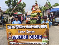Sedekah Dusun Gambang Gelar Pawai Budaya Dan Hasil Bumi