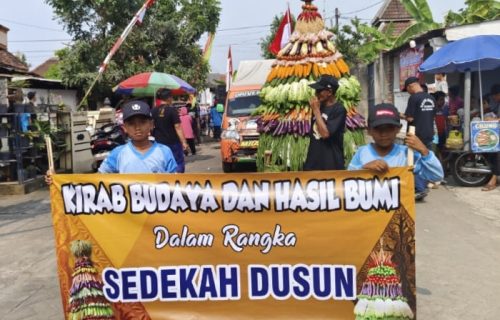 Sedekah Dusun Gambang Gelar Pawai Budaya Dan Hasil Bumi