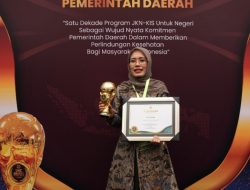 Bupati Kediri Raih Penghargaan Universal Healt Coverage (UHC) Award 2024