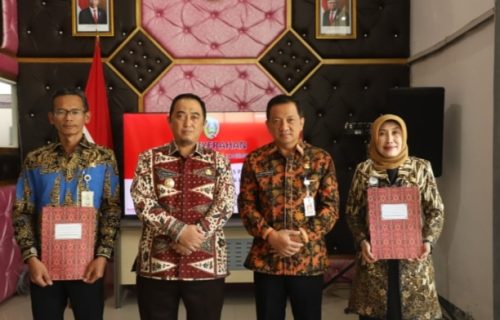 Pj Bupati Jombang Tunjuk Wor Windari Kadis DPMPTSP Jadi Plh Kadis Pendidikan dan Kebudayaan