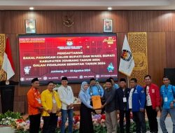Pasangan Warsubi dan KH Salmanudin Yazid (WarSa) Menjadi Bakal Calon Kedua Yang Resmi Mendaftar ke KPU