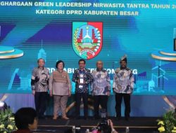 Jombang Mendapatkan Penghargaan Green Leadership “Nirwasita Tantra