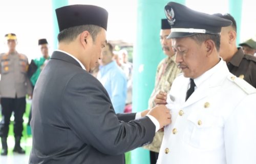 Pj Bupati Jombang Lantik Kepala Desa Antar Waktu Desa Trawasan