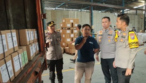 Kapolres Nganjuk Cek Kesiapsiagaan Pengamananan Surat Suara Pilkada 2024 di PT. Temprina