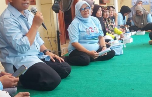 Ditengah Kesibukan Kampanye, Supian Suri Sempatkan Melayat