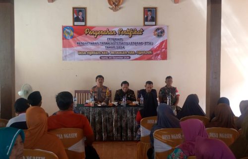 Penyerahan Sertifikat Program PTSL Didesa Ngasem