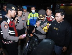 Tujuh Remaja yang Pesta Miras dan Ratusan Botol Miras Berbagai Merk, Diamankan Tim Patroli Gabungan Polres Jombang