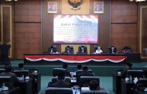 DPRD Jombang Gelar Rapat Paripurna Penetapan Paslon Bupati Dan Wakil Bupati Terpilih