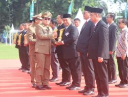 Pj Bupati Jombang Mendapat Penghargaan Jatim K3 Award Tahun 2025