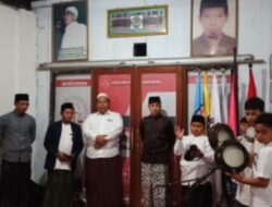 Peresmian Hadroh As Sholihin Ditandai Pemotongan Tumpeng