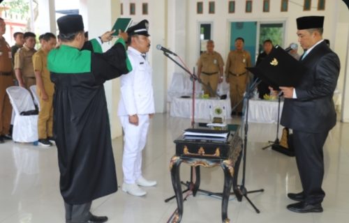 Shollahuddin Resmi Dilantik Sebagai KDAW Desa Karobelah
