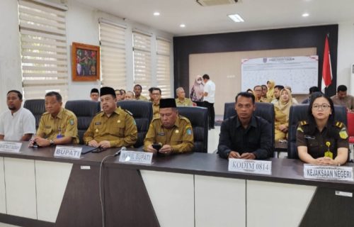 Warsubi Bupati Jombang dan Wakil Bupati M. Salmanudin Rakor TPID Secara Virtual