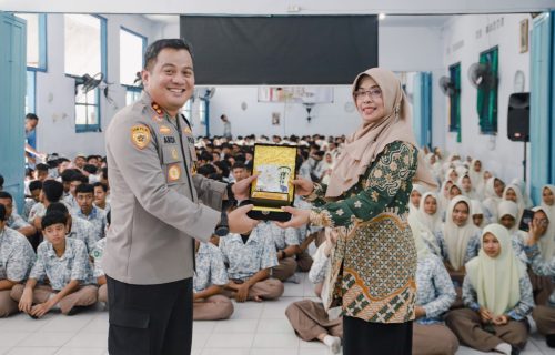 Kapolres Jombang Kunjungi SMAN 1 Jombang, Berikan Penyuluhan tentang Bullying dan Kenakalan Remaja