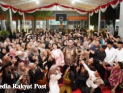 Bupati Kediri Memberikan Motivasi Siswa SMA Dharma Wanita