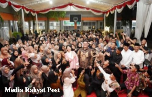 Bupati Kediri Memberikan Motivasi Siswa SMA Dharma Wanita