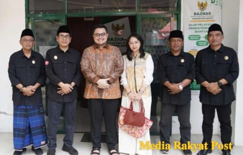 Bupati Kediri dan Istri Bayar Zakat Mal Melalui Baznas