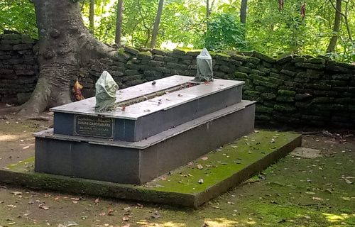 Pemerintah Desa Melaksanakan Pembongkaran Petilasan Makam Sunan Candramata Bin Sunan geseng (Jaka Bumi / R.Elang Putih)