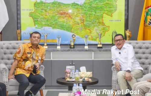 Pertemuan Menteri P2MI dan Gubenur Jateng Bahas Perekrutan PMI Melibatkan Kepala Desa