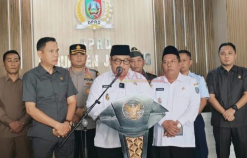 Ketua DPRD Jombang Dampingi Bupati Saat Konferensi Pers Tentang Perlindungan Terhadap Perempuan dan Anak