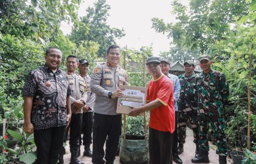 Kapolres Jombang Kunjungi Desa Percontohan Program Pekarangan Pangan Bergizi di Mojotrisno