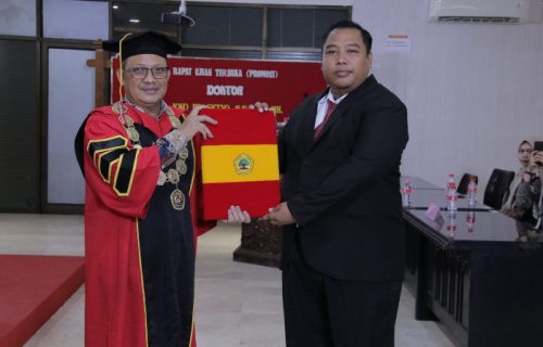 Selamat! Bang Jack Resmi Lulus Ujian Terbuka Program Doktor Ilmu Hukum di Untag Surabaya