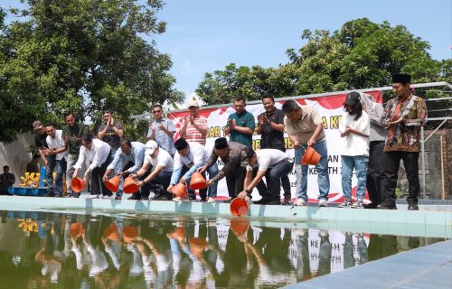 Polres Jombang dan Pemkab Bersinergi Dukung Ketahanan Pangan, Tebar Benih 10 ribu Ikan Nila