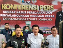 SATRES NARKOBA POLRES JOMBANG GAGALKAN PEREDARAN 1300 BOTOL MINUMAN KERAS ILEGAL ANTAR PROPINSI