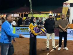 Wali Kota Kediri Vinanda Prameswati Membuka Turnamen Bola Voli Wali Kota Cup 2025