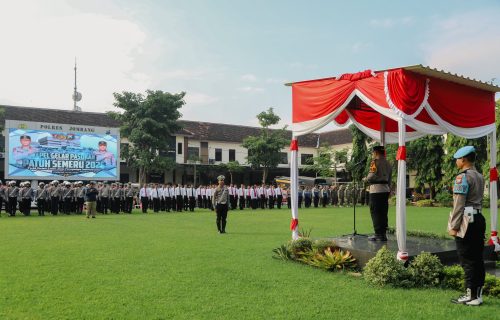 Kapolres Jombang Pimpin Apel Gelar Pasukan Operasi Patuh Semeru 2025
