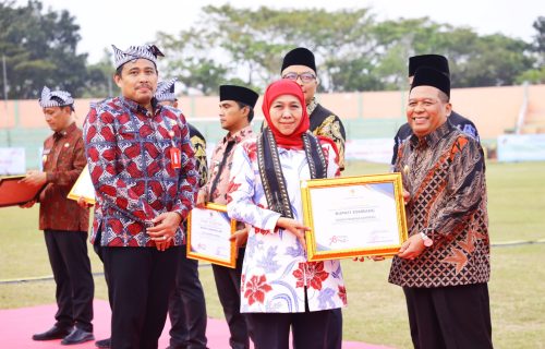 Bupati Jombang Raih Penghargaan dari Gubernur Khofifah Pada Puncak Peringatan Harkop Ke 78