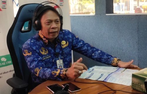 Dispendukcapil Sapa Masyarakat Lewat Radio Suara Jombang, Kupas Tuntas Akta Kelahiran