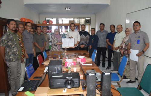 Perhutani Jombang Bersama CV Sarana Prima Bersama Tandatangani PKS Agroforestry Tebu