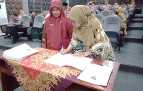 Disdikbud Jombang Gelar Serah Terima Jabatan 91 Kepala TK Negeri, SD Negeri dan SMP Negeri