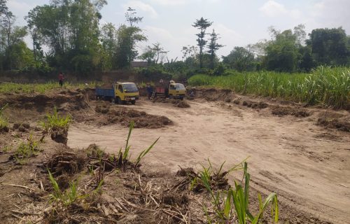 Diduga Langgar Izin, Aktivitas Galian C di Desa Kelutan ngronggot Nganjuk Disorot Warga