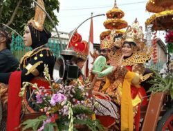 SIDOWAREK CULTURE CARNIVAL 2025: Warga Tumpah Ruah Saksikan Pawai Meriah di Kecamatan Ngoro, Jombang