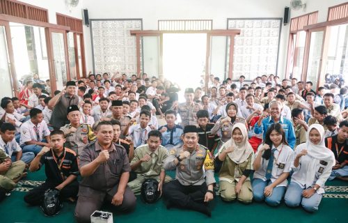 Kapolres Jombang Beri Penyuluhan kepada Pelajar : Imbau Tidak Ikut Demonstrasi dan Bijak Bermedsos