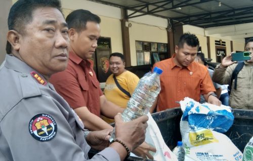 Polisi Gagalkan Peredaran Arak 115 Botol.