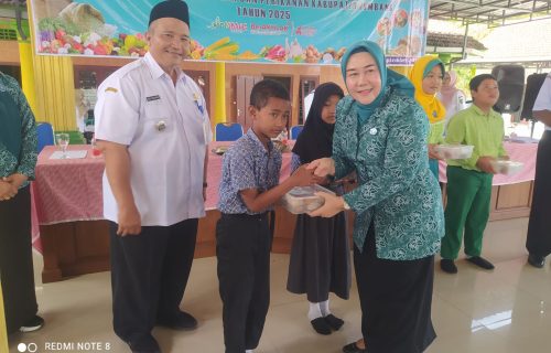 IBU Bupati Jombang Hadiri Gerakan Edukasi Pangan Bergizi di Balai Desa Pundong